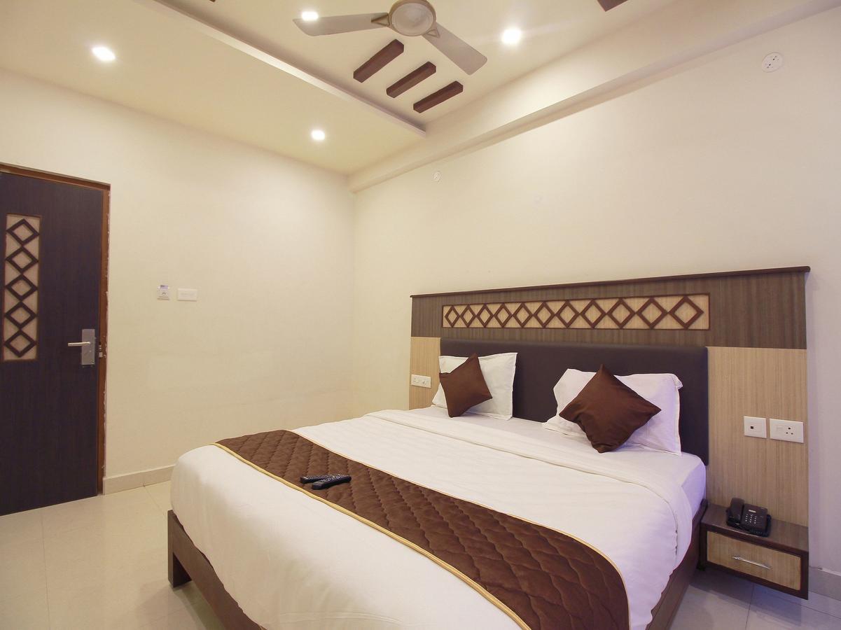 Oyo 11489 Pkn Classic Regency Madurai Exterior photo